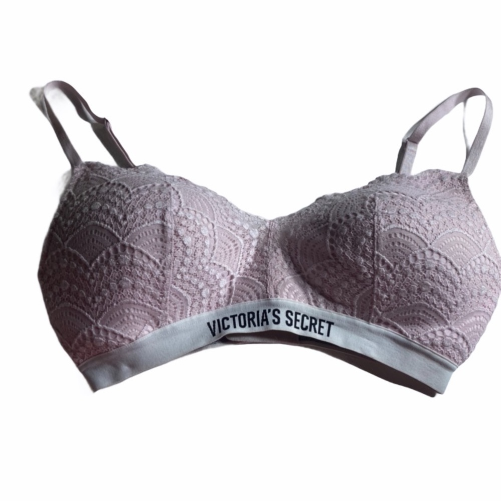 Victoria's Secret Bra lace no underwire 32D